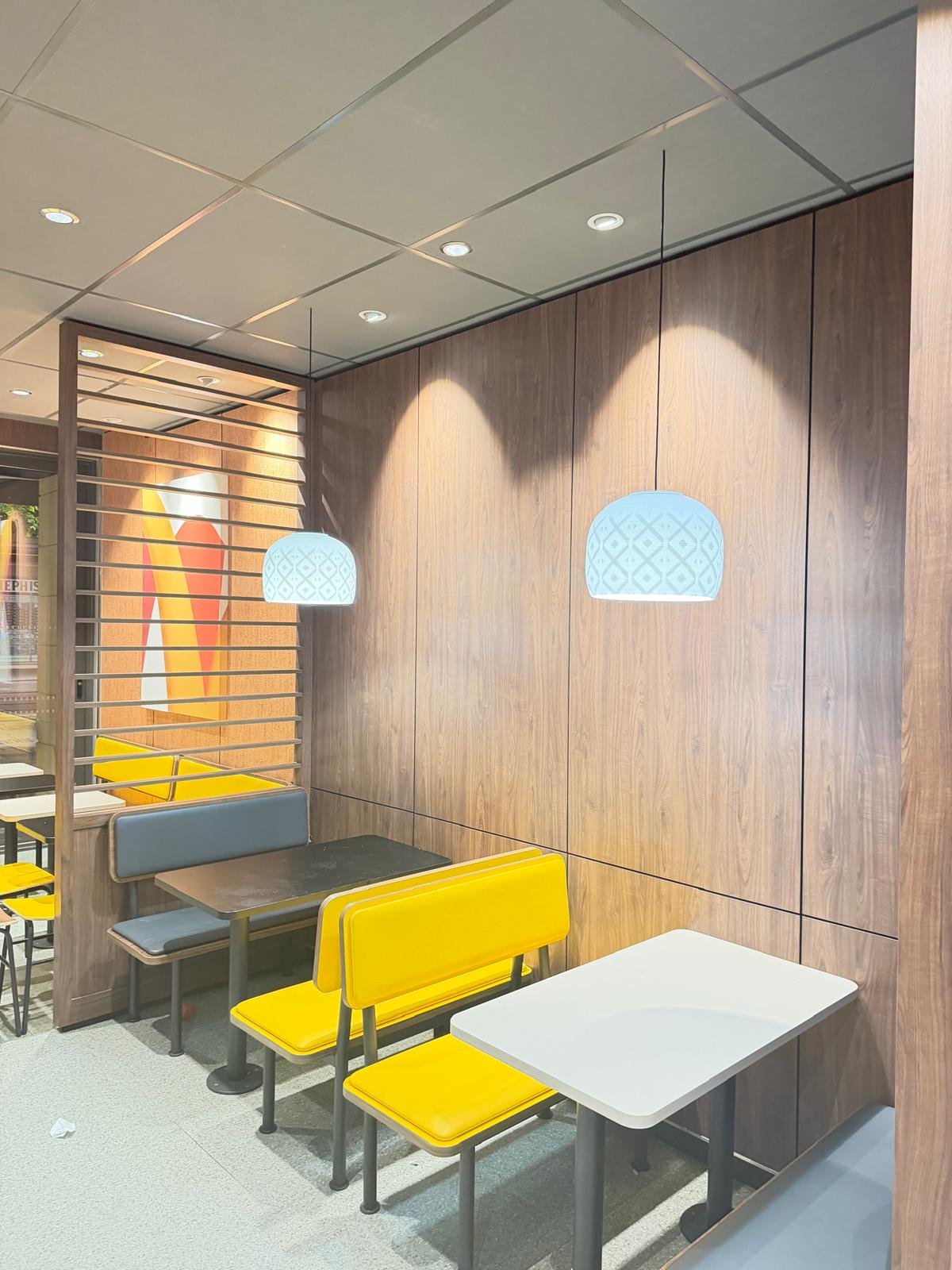 Rénovation électrique McDonald's - photo 1 - GMD Électricité